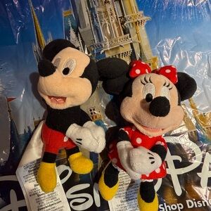 Disney Mickey and Minnie Mouse Magnet Hands Plush Set
